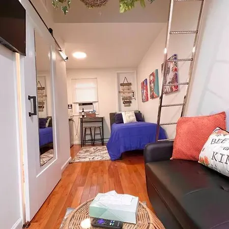 Tiny Studio Near Liberty Bell Philly Apartment